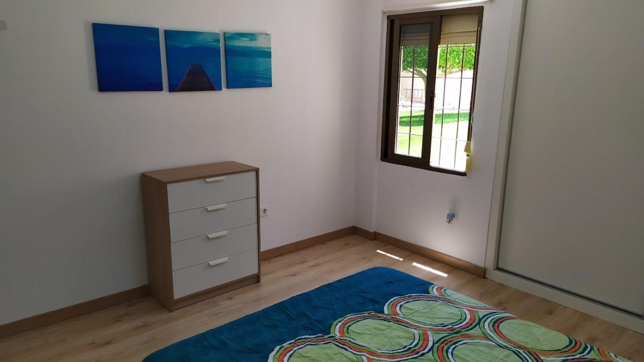 Coqueto apartamento con terraza en la playa Roquetas de Mar Exterior foto